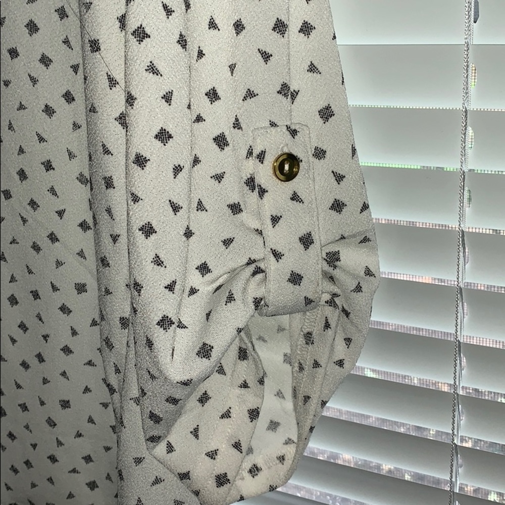 Patterned Blouse - Picture 3 of 3